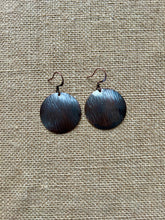 Load image into Gallery viewer, Iridescent Rolled Earring