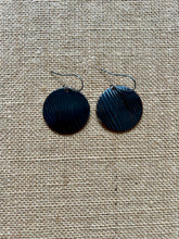 Load image into Gallery viewer, Black Patina Rolled Earring